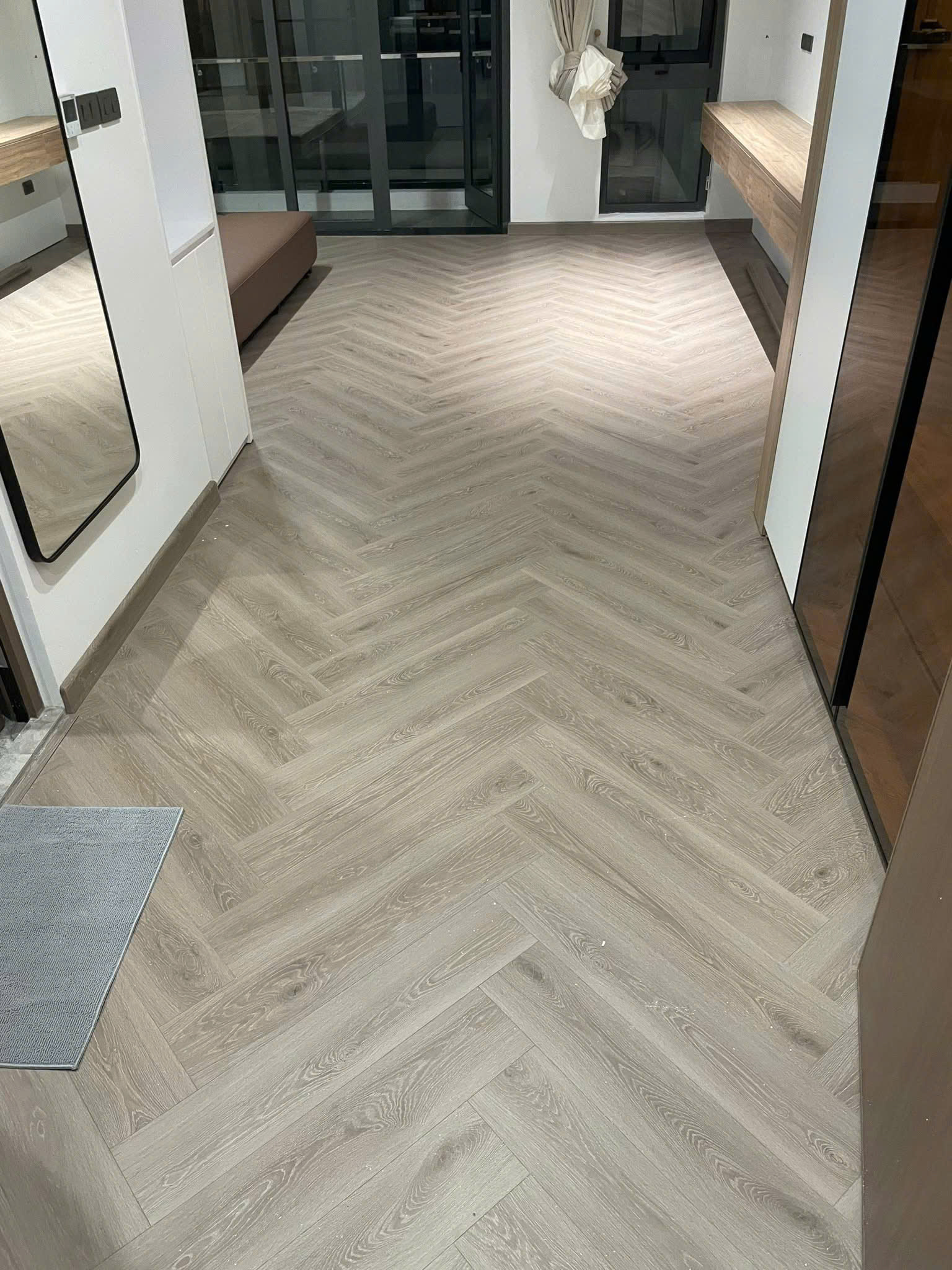 Sàn Gỗ Xương Cá Meta Floor 8mm XC-F04