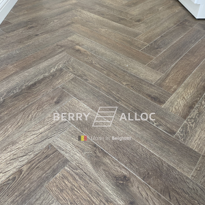 Sàn Gỗ Xương Cá Berry Alloc 8mm – 62001189 & 62001165