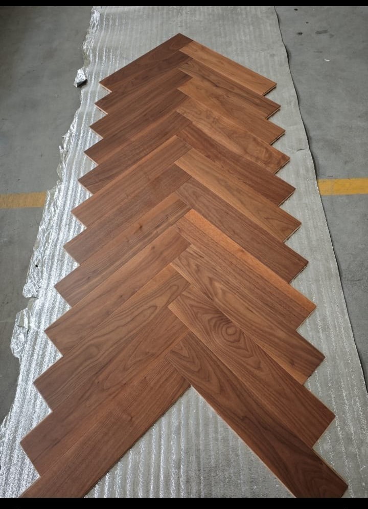 Sàn gỗ xương cá KAMPONG 12mm XC91