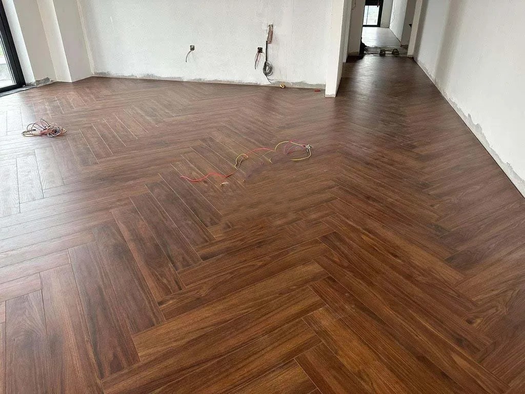 Sàn gỗ xương cá INOVAR 10mm KBR866