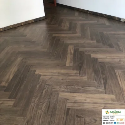 Sàn Gỗ Xương Cá Acacia 12mm A094 Cốt Xanh
