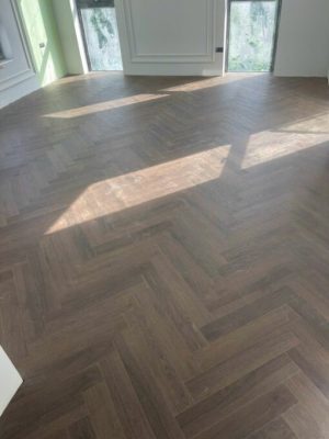 Sàn gỗ xương cá Mido Wood M88